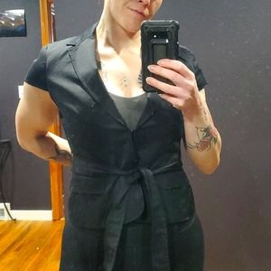 Short sleeve tie waist blazer top